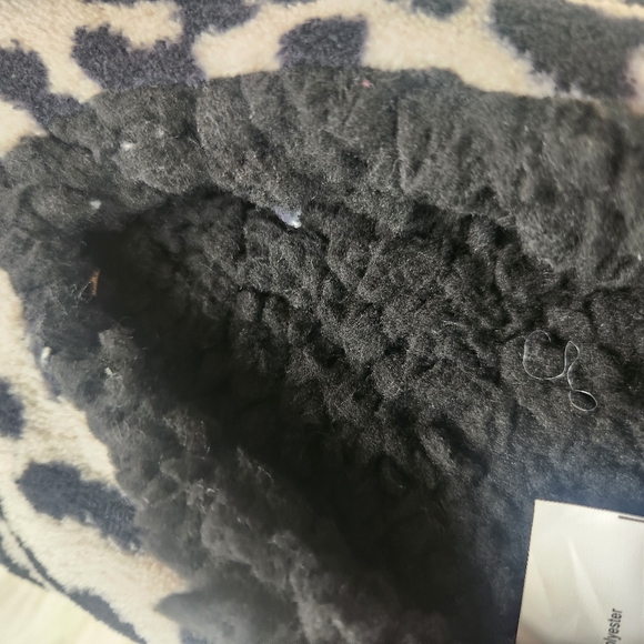 Isaac Mizrahi Leopard Print House Slippers (Medium) - Picture 9 of 11